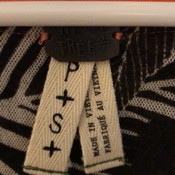 Free people - Picture 2 of 5